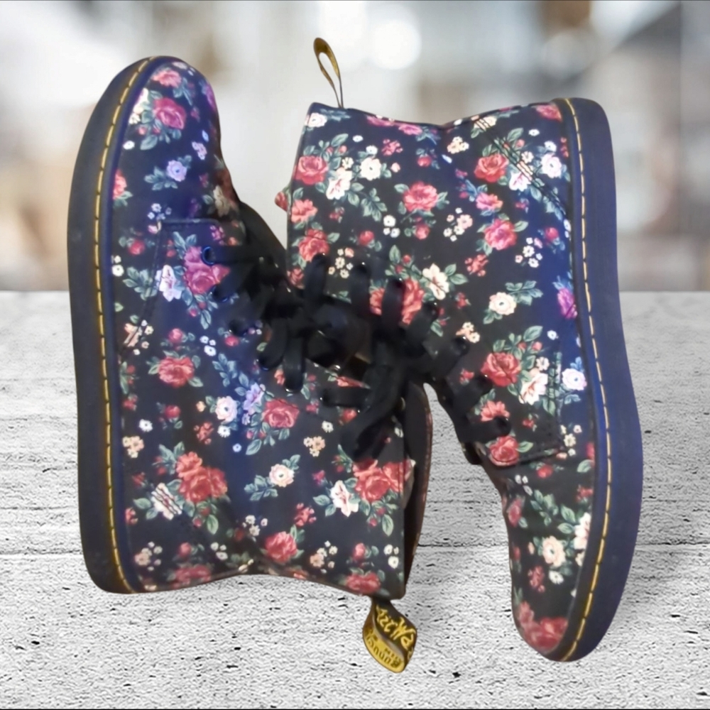 Dr Martens Floral Hackney Size 9L